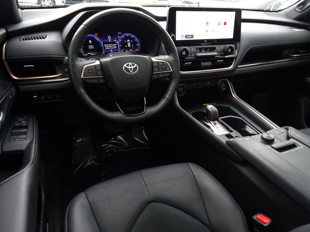 Used 2024 Toyota Grand Highlander AWD Hybrid image 14