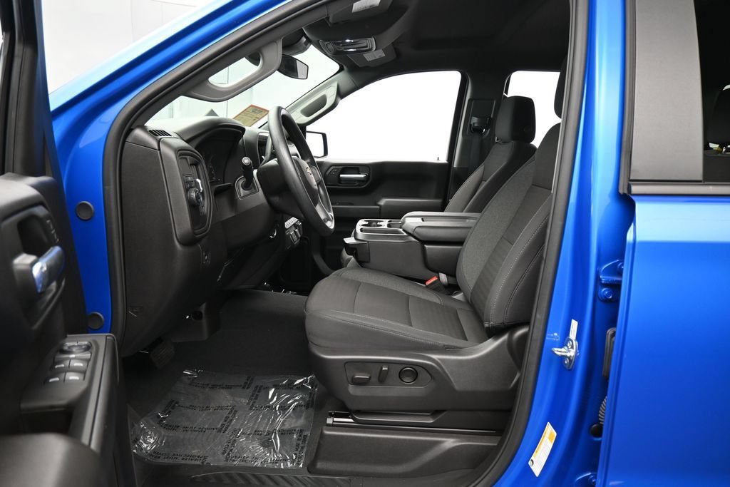 Used 2025 Chevrolet Silverado 1500 Custom w/ Turbomax Blackout Package RWD image 11