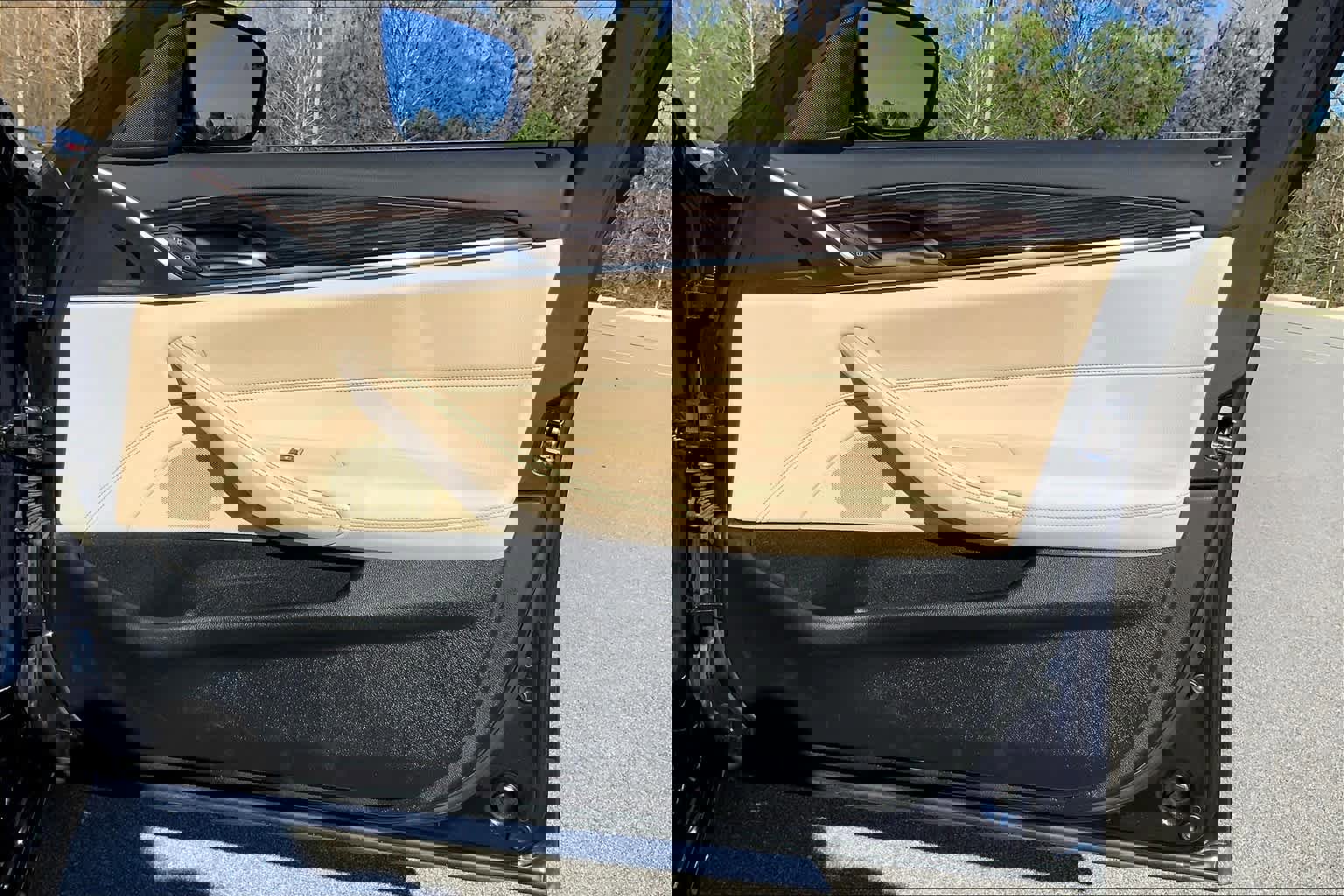 Used 2020 BMW 530i xDrive w/ Premium Package image 24