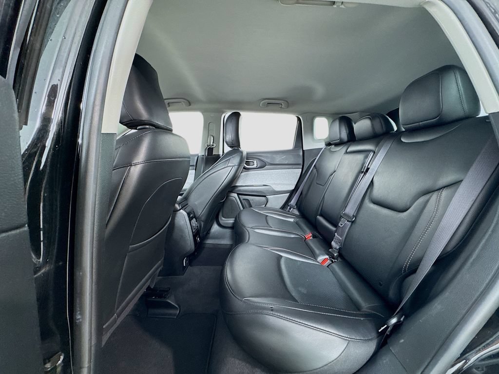 Used 2022 Jeep Compass Latitude AWD/4WD image 11