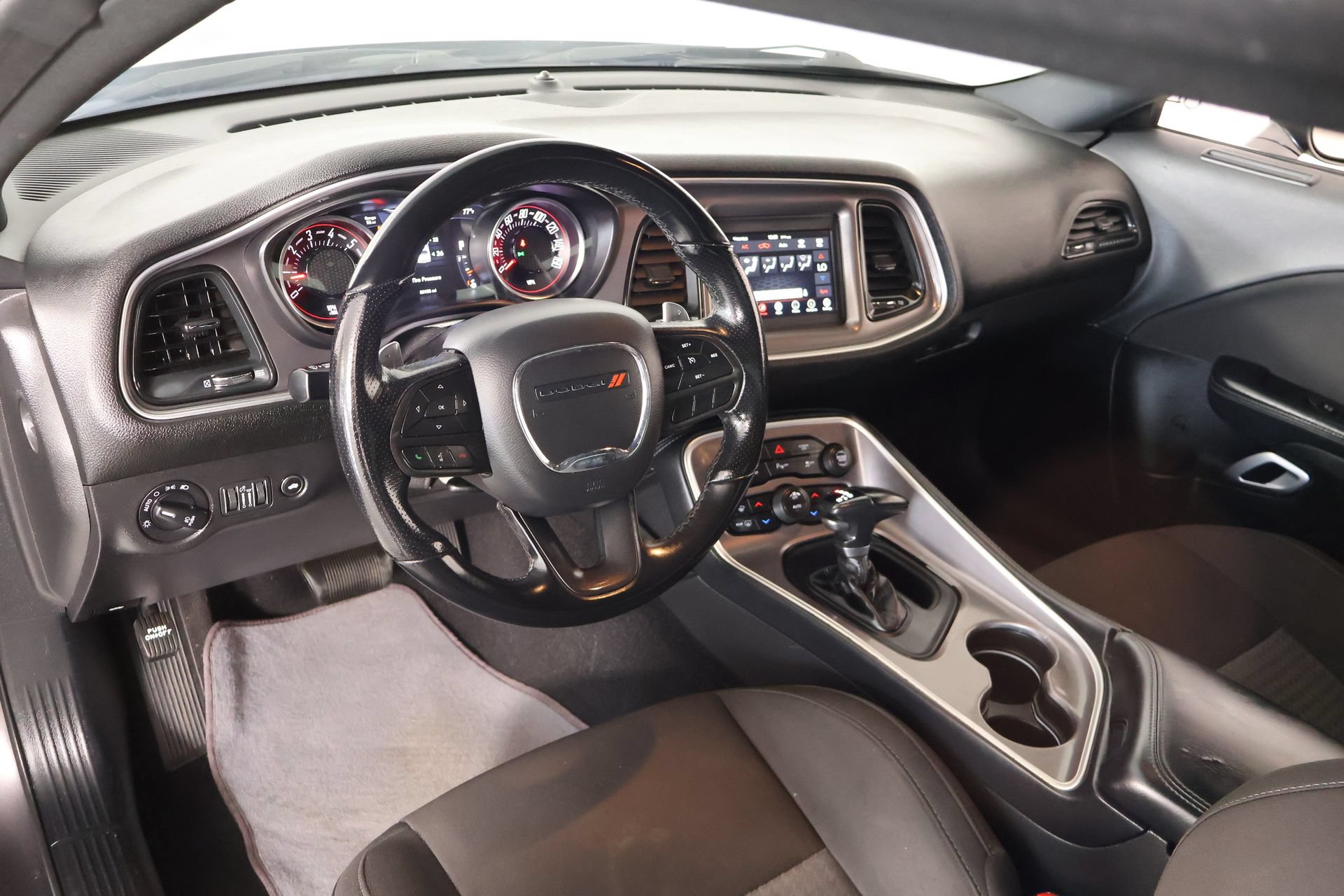 Used 2022 Dodge Challenger GT AWD/4WD image 2