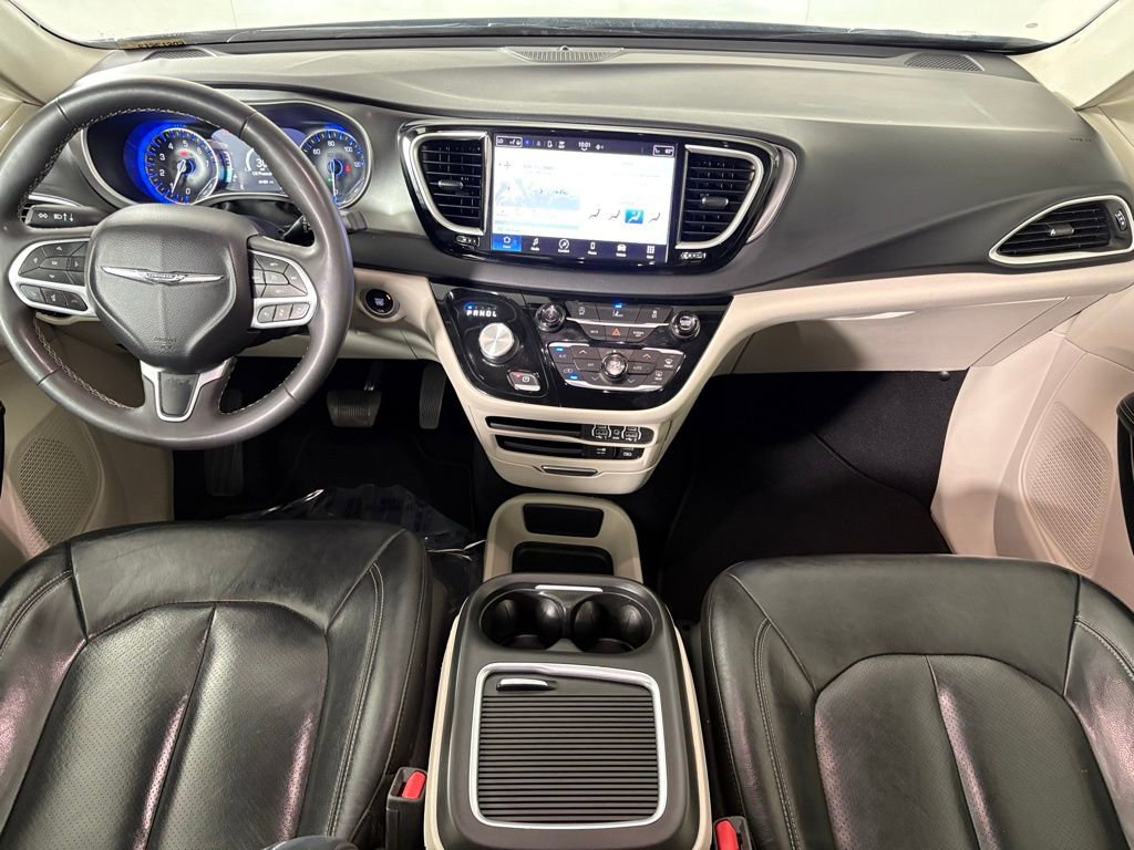 Used 2022 Chrysler Pacifica Touring-L image 33