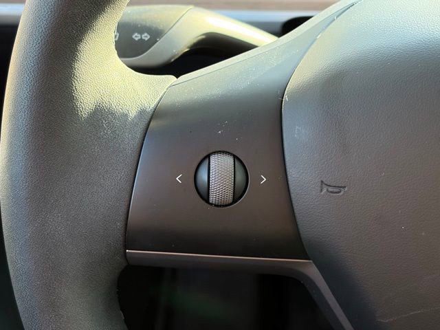 Used 2025 Tesla Model Y Long Range image 13