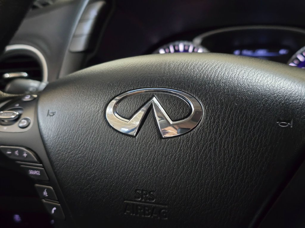 Used 2013 INFINITI JX35 AWD w/ Premium Pkg image 22