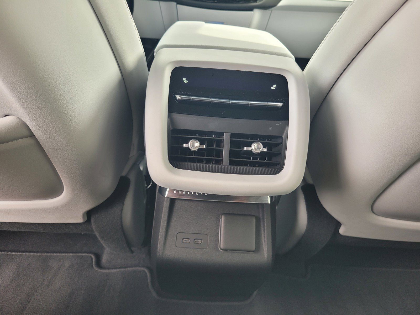 Certified 2025 Cadillac Lyriq Luxury AWD/4WD image 13