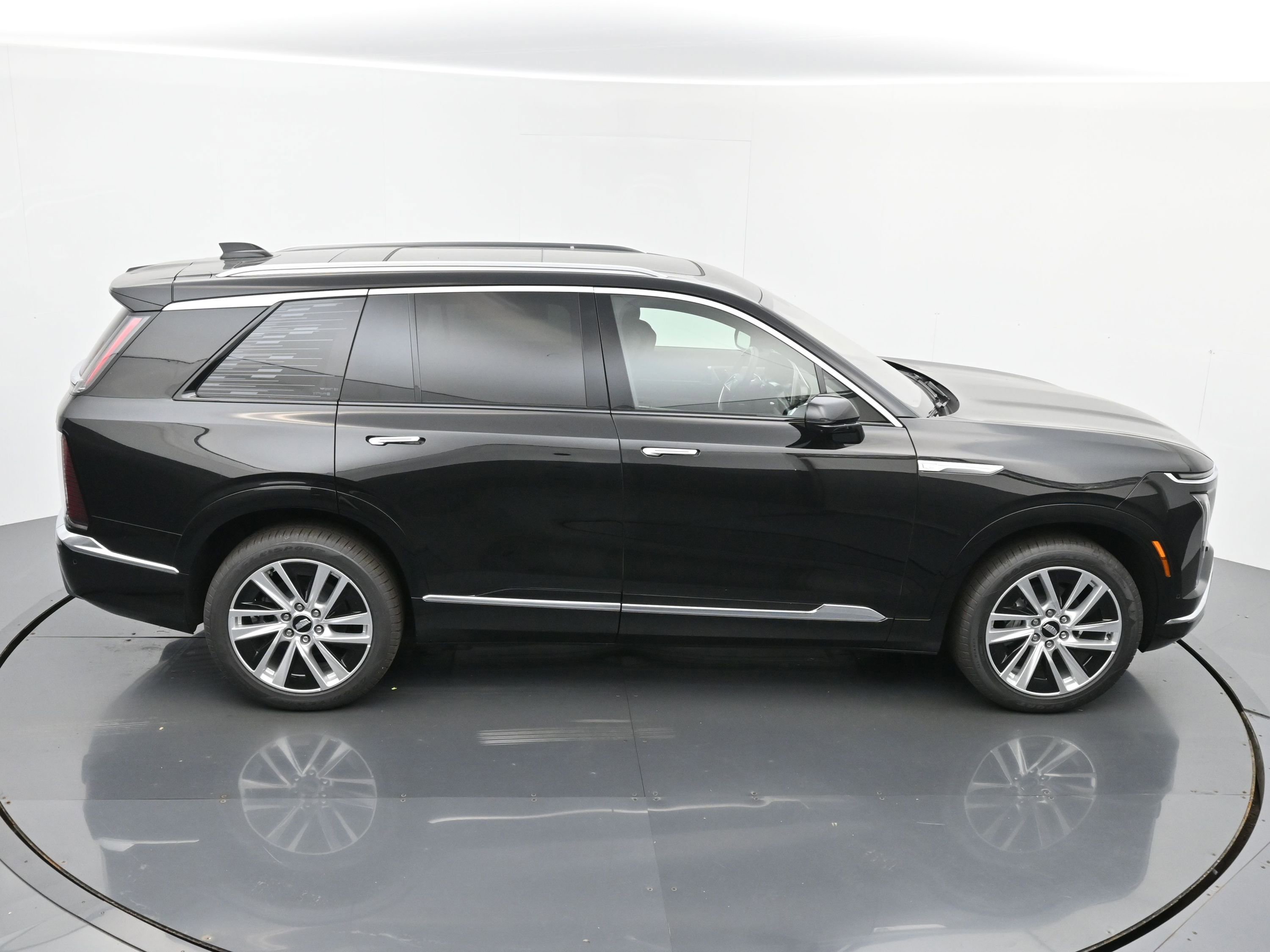 New 2026 Cadillac Vistiq Luxury w/ LPO, Floor Liner Package image 28