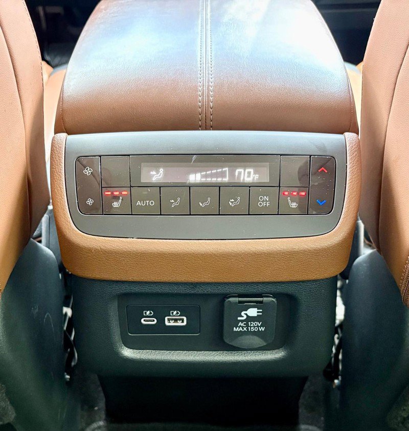 Used 2025 Nissan Pathfinder Platinum FWD image 13