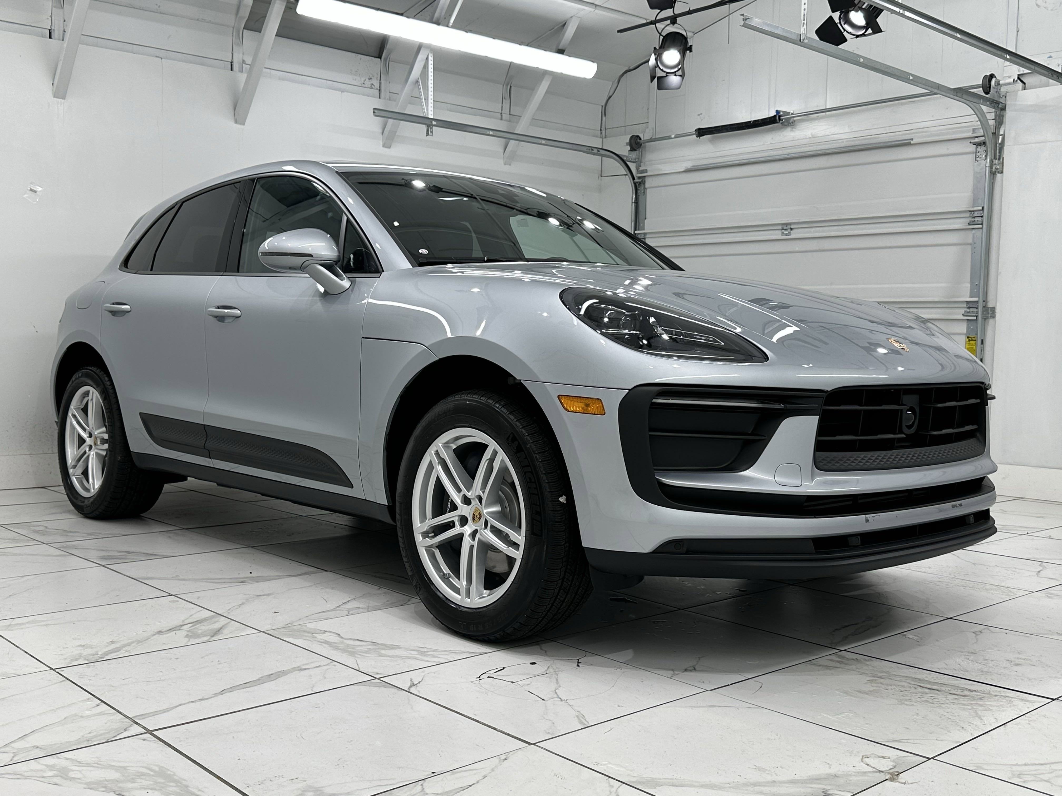 Certified 2025 Porsche Macan image 10