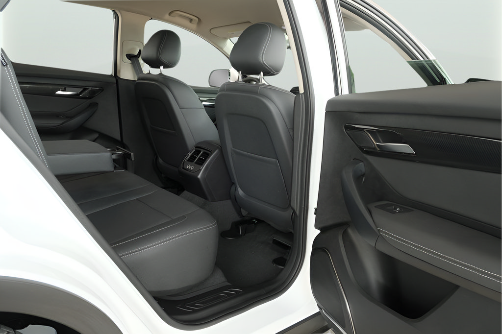 New 2025 VinFast VF 8 Eco AWD/4WD image 19