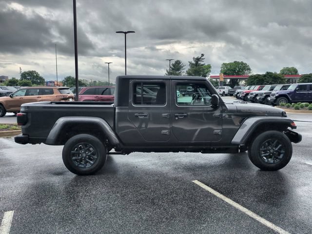 New 2026 Jeep Gladiator Sport AWD/4WD image 3