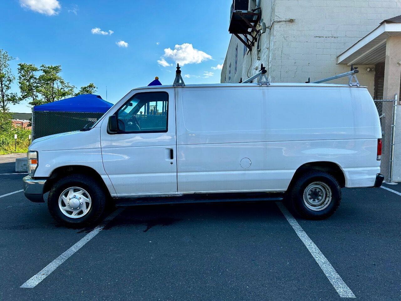 Used 2014 Ford E-250 and Econoline 250 w/ Power Group RWD image 2