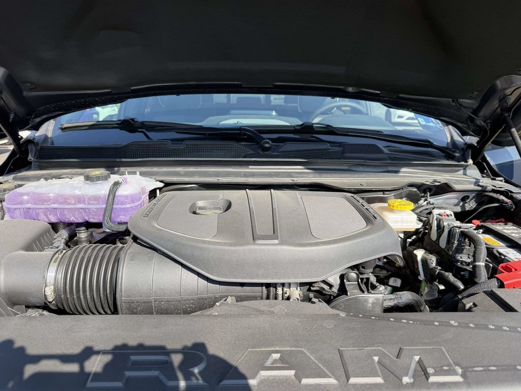 New 2026 RAM 1500 Laramie AWD/4WD image 13