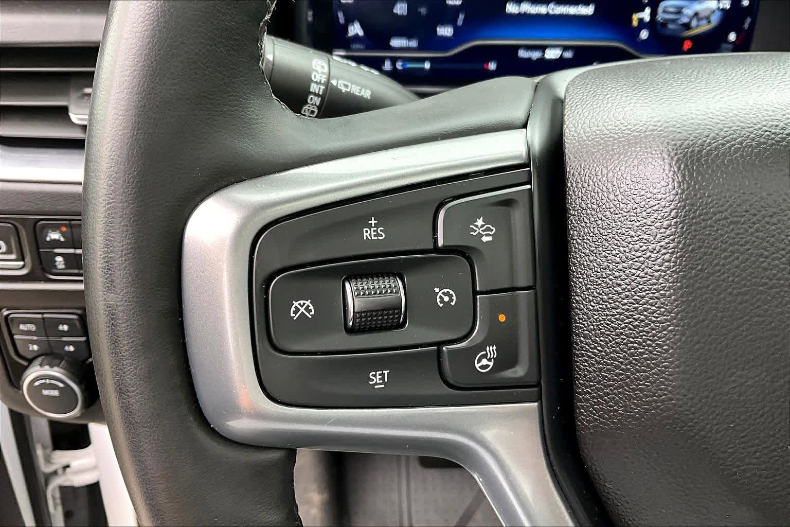 Used 2023 Chevrolet Suburban Z71 w/ Luxury Package image 23