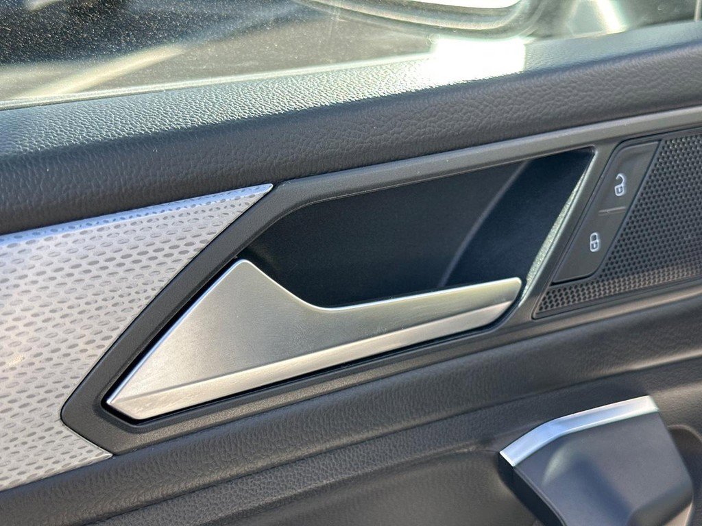 Used 2023 Volkswagen Tiguan S image 19