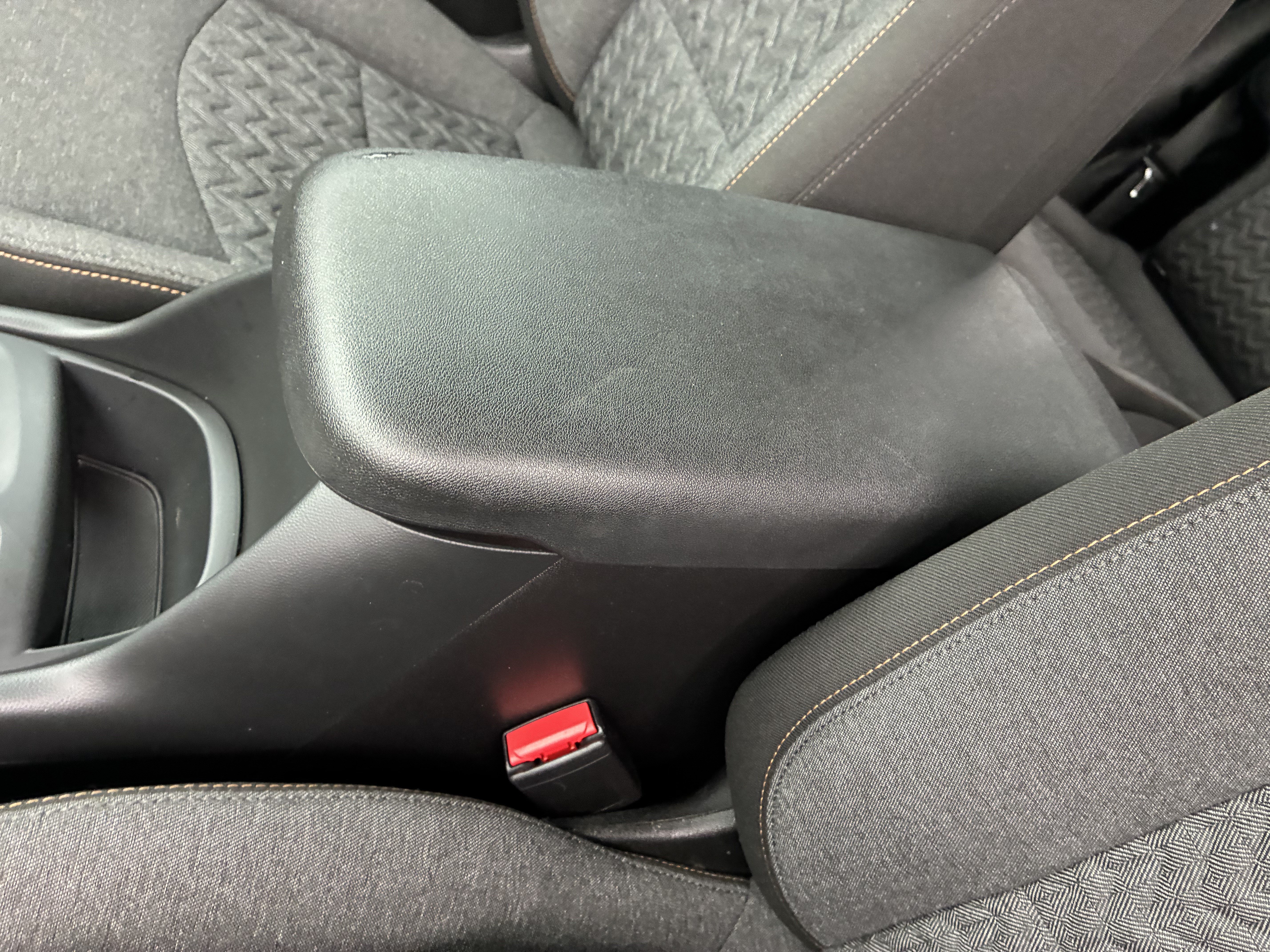 Used 2022 Chevrolet Equinox LT w/ LPO, Floor Liner Package FWD image 35