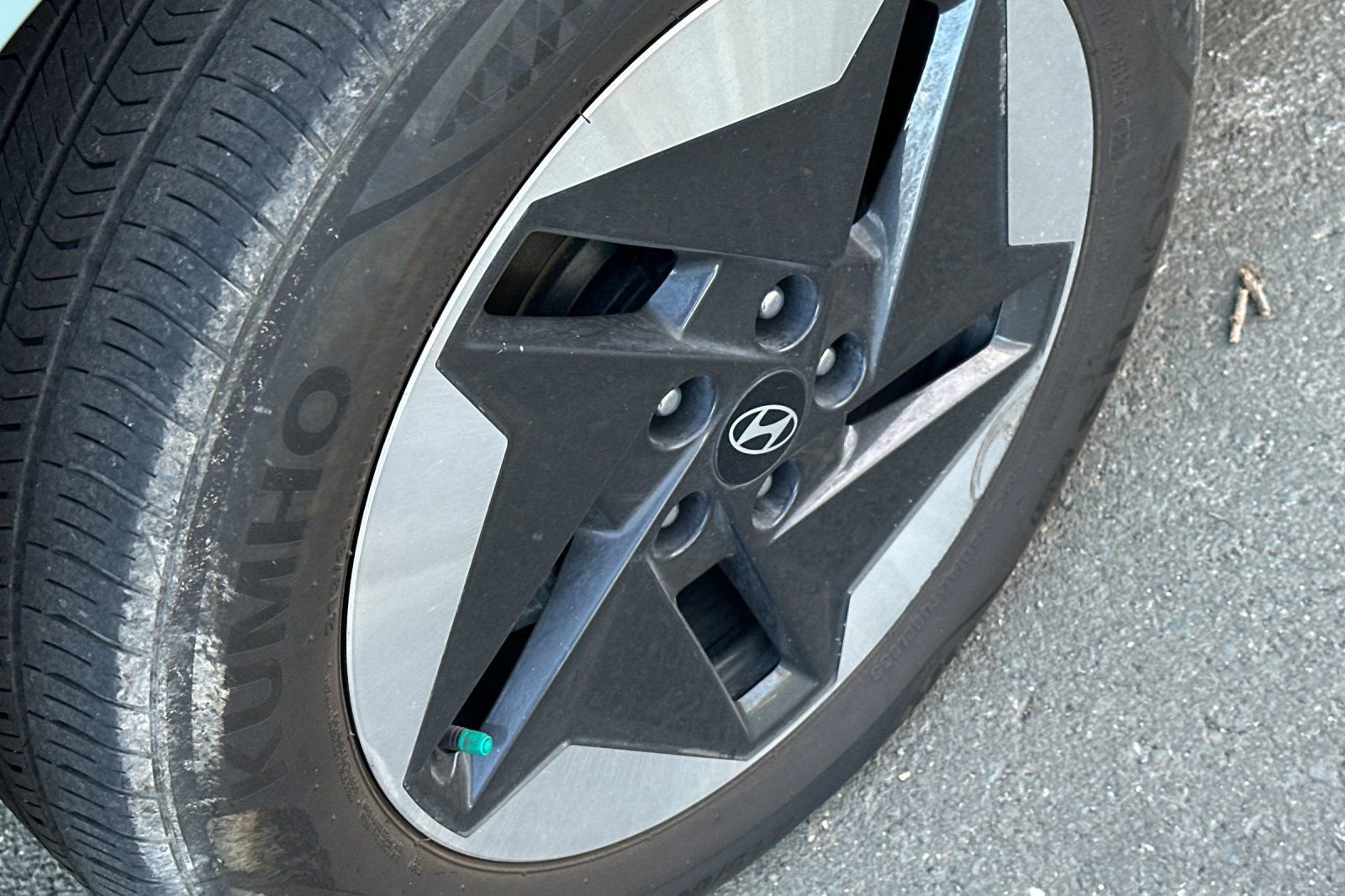 Used 2024 Hyundai Kona SEL image 4