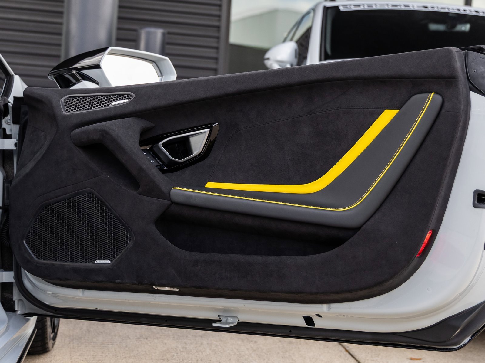 Used 2023 Lamborghini Huracan Tecnica image 38