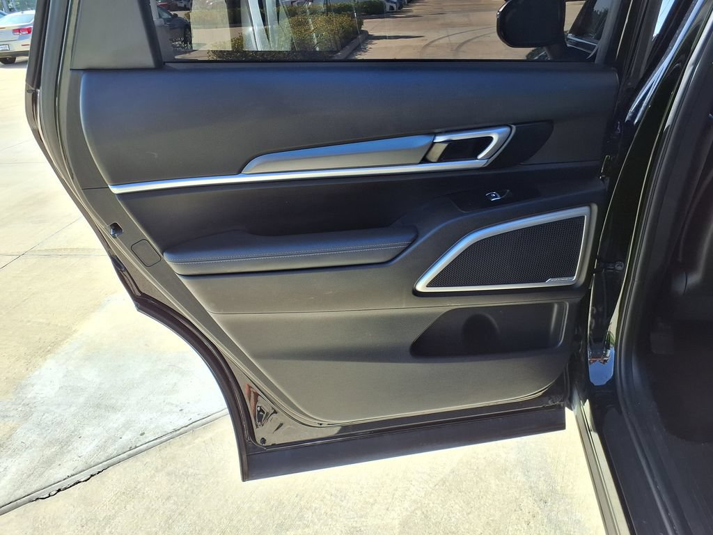 Used 2021 Kia Telluride LX FWD image 18