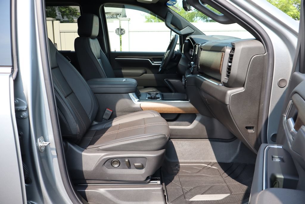 Used 2026 Chevrolet Silverado 3500 High Country w/ High Country Premium Package AWD/4WD image 47