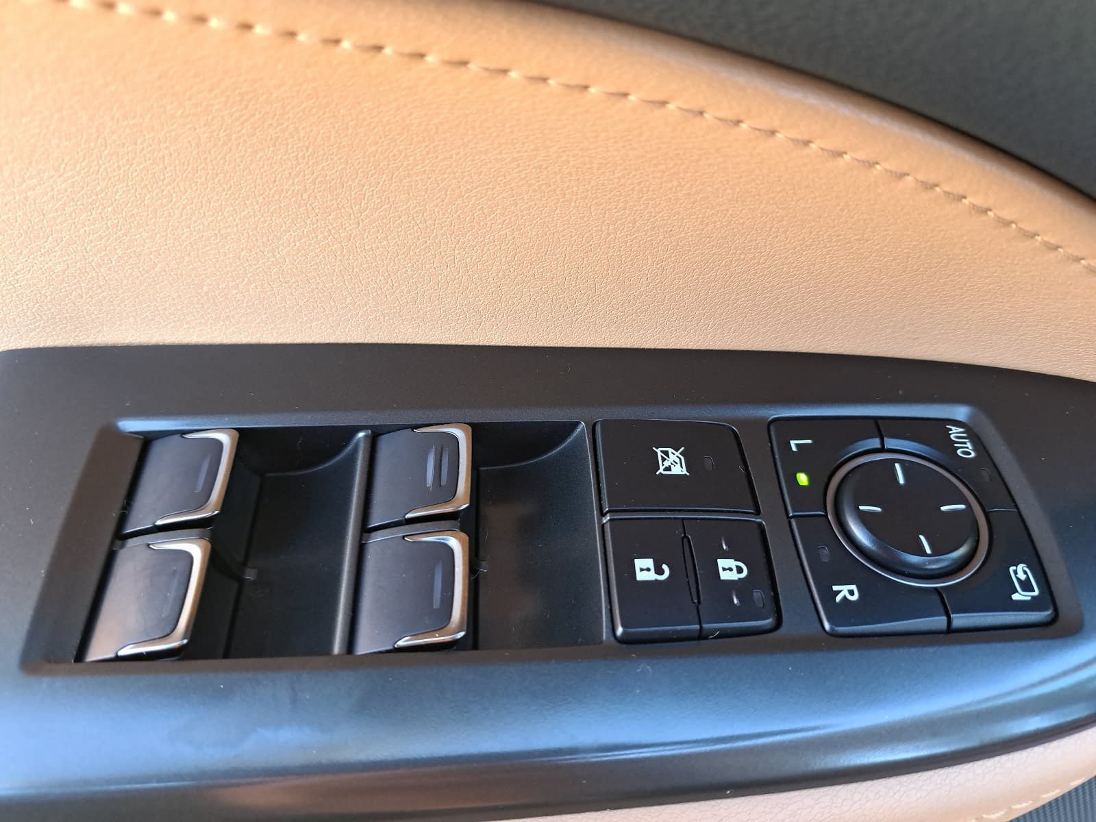 Used 2026 Lexus NX 350h AWD w/ Accessory Package (2T) image 31