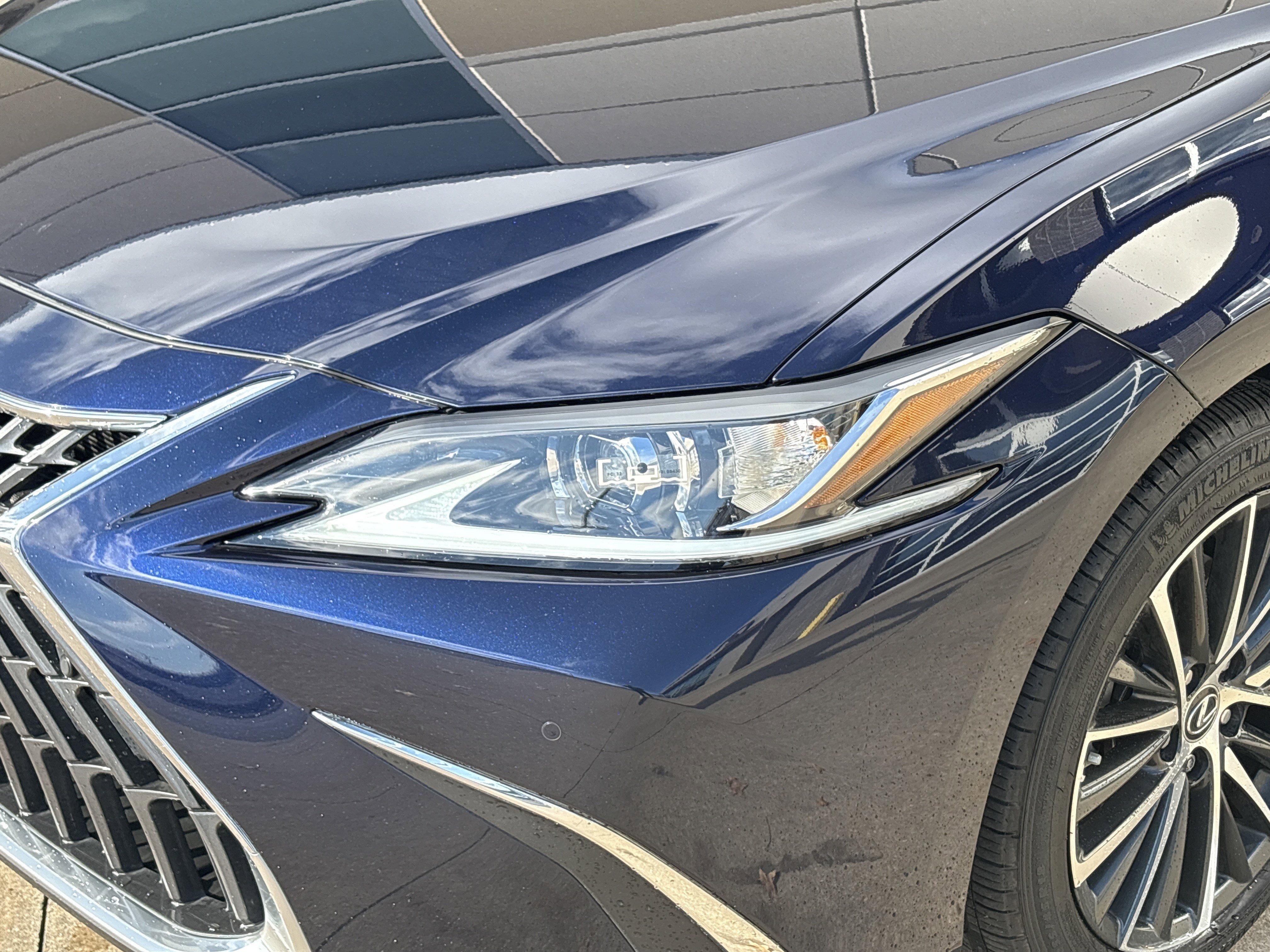 Certified 2025 Lexus ES 350 w/ Premium Package image 6