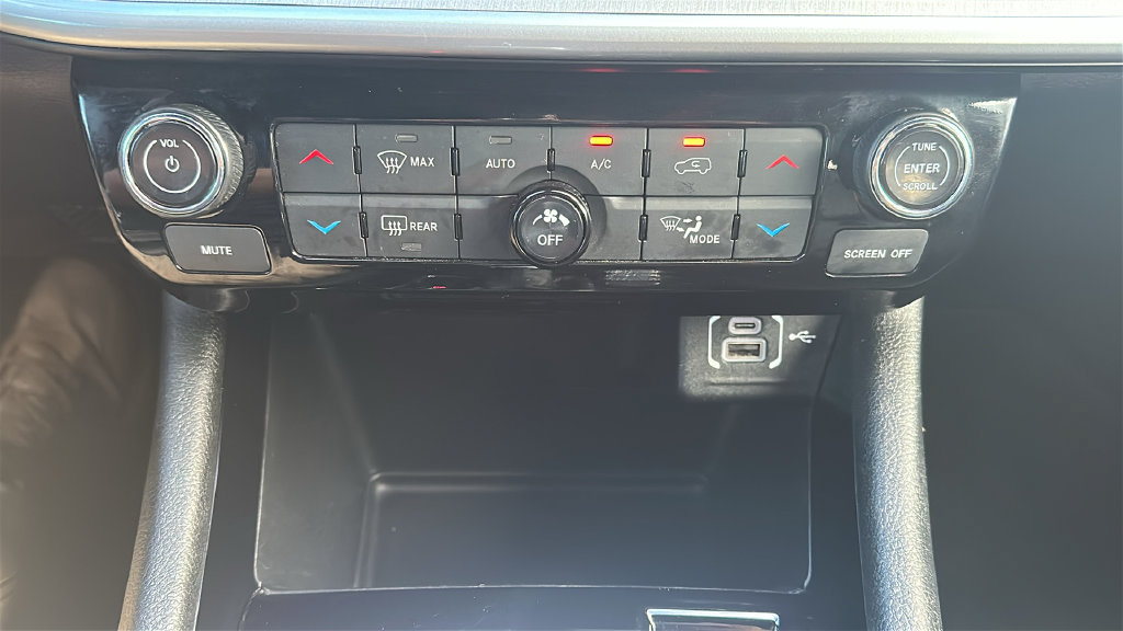 Used 2025 Jeep Compass Limited AWD/4WD image 26