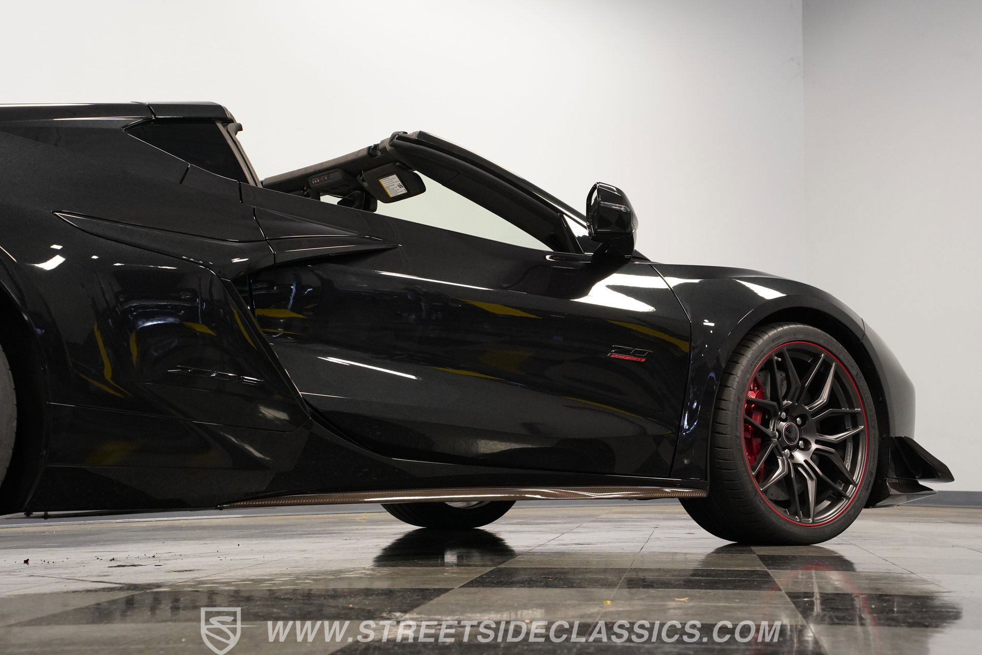 Used 2023 Chevrolet Corvette Z06 image 28