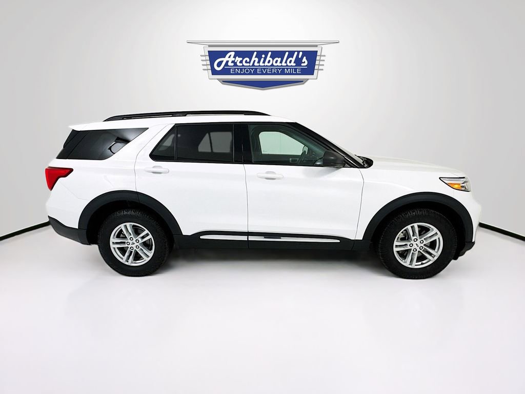 Used 2023 Ford Explorer XLT AWD/4WD image 9