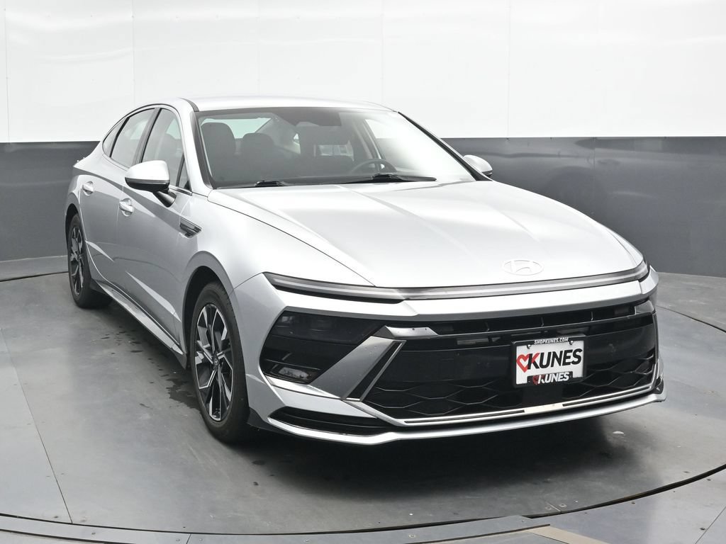 Used 2025 Hyundai Sonata SEL FWD image 4
