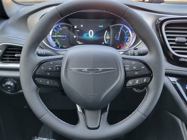 Certified 2024 Chrysler Pacifica Premium FWD image 33