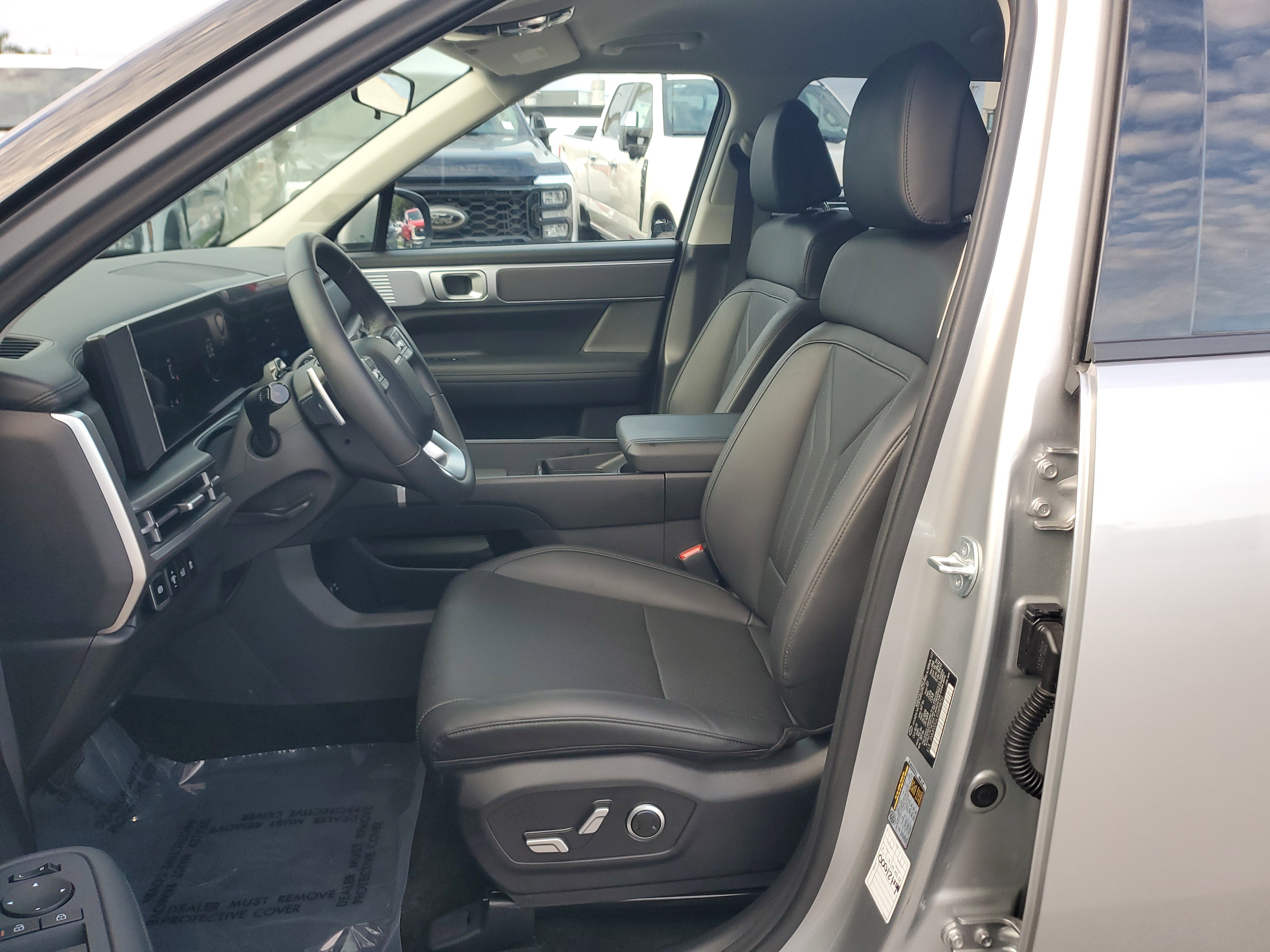 Used 2025 Hyundai Santa Fe SEL image 11