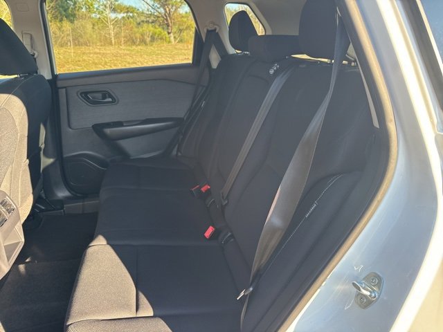 Used 2023 Nissan Rogue S image 13