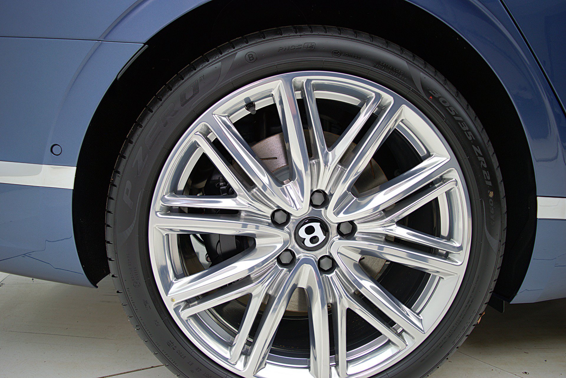 Certified 2022 Bentley Flying Spur Plug-In Hybrid AWD/4WD image 53