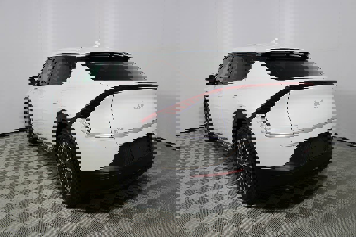 Used 2024 Kia EV6 Light RWD image 28