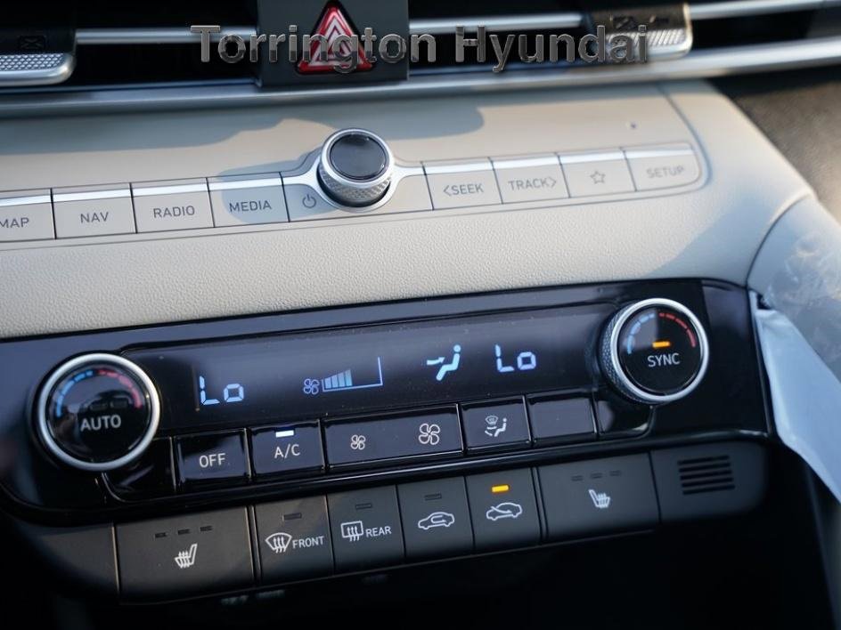 New 2025 Hyundai Elantra Limited w/ Cargo Package image 15