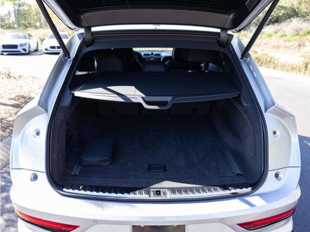 Certified 2024 Bentley Bentayga Extended Wheelbase image 71