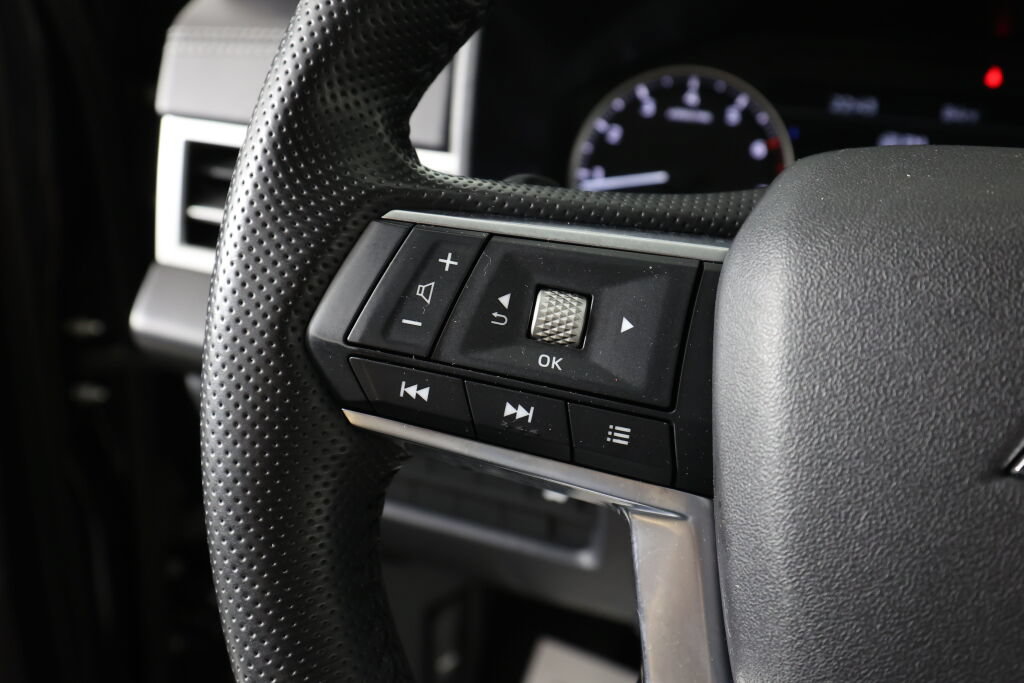 Used 2024 Mitsubishi Outlander SE AWD/4WD image 32
