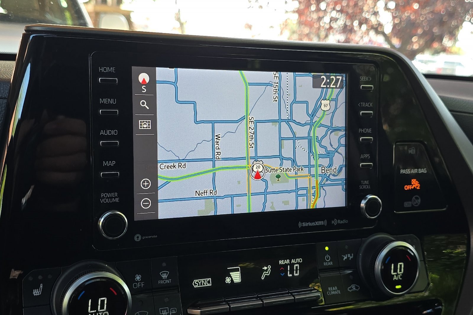 Used 2020 Toyota Highlander XLE image 22