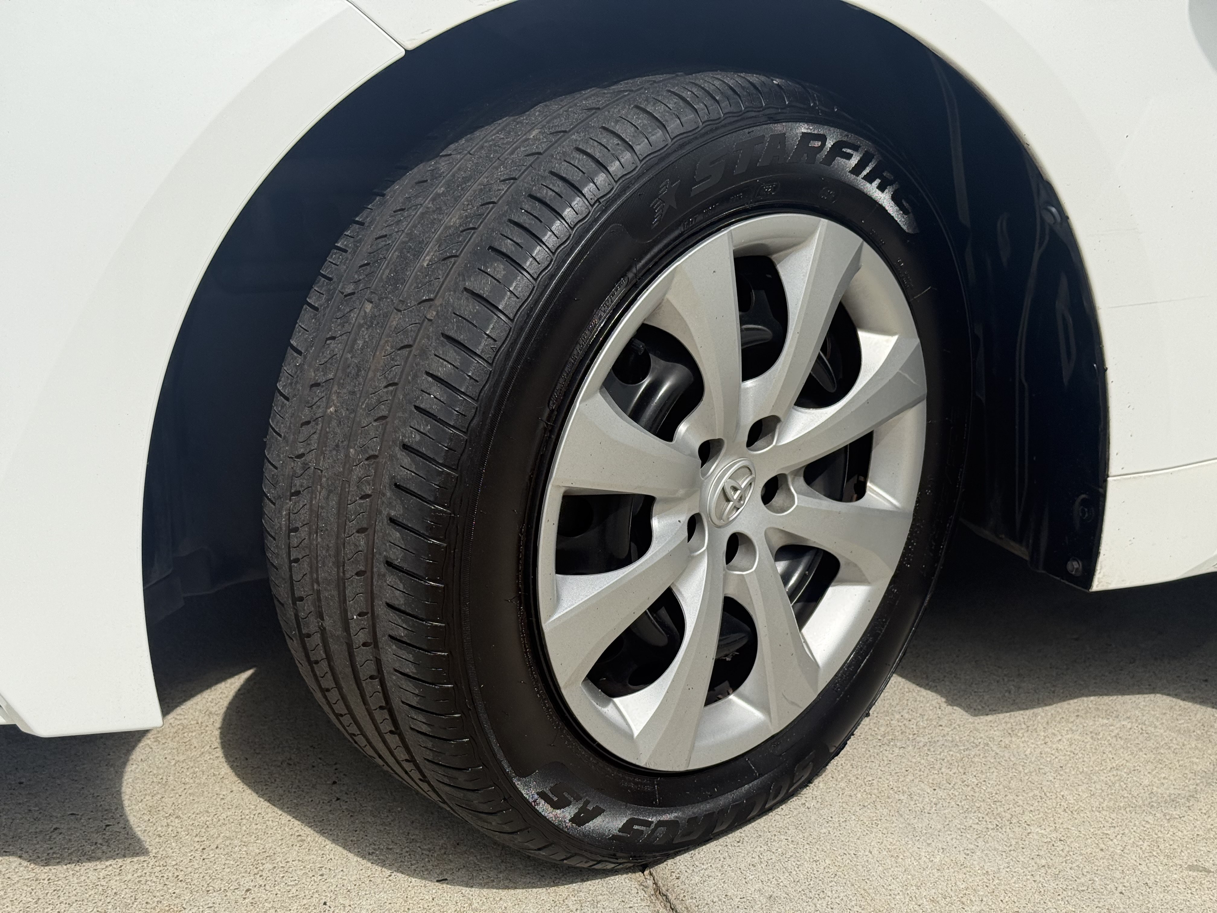 Used 2024 Toyota Corolla LE FWD image 18