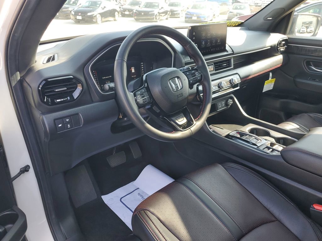 Used 2025 Honda Pilot Black Edition image 20