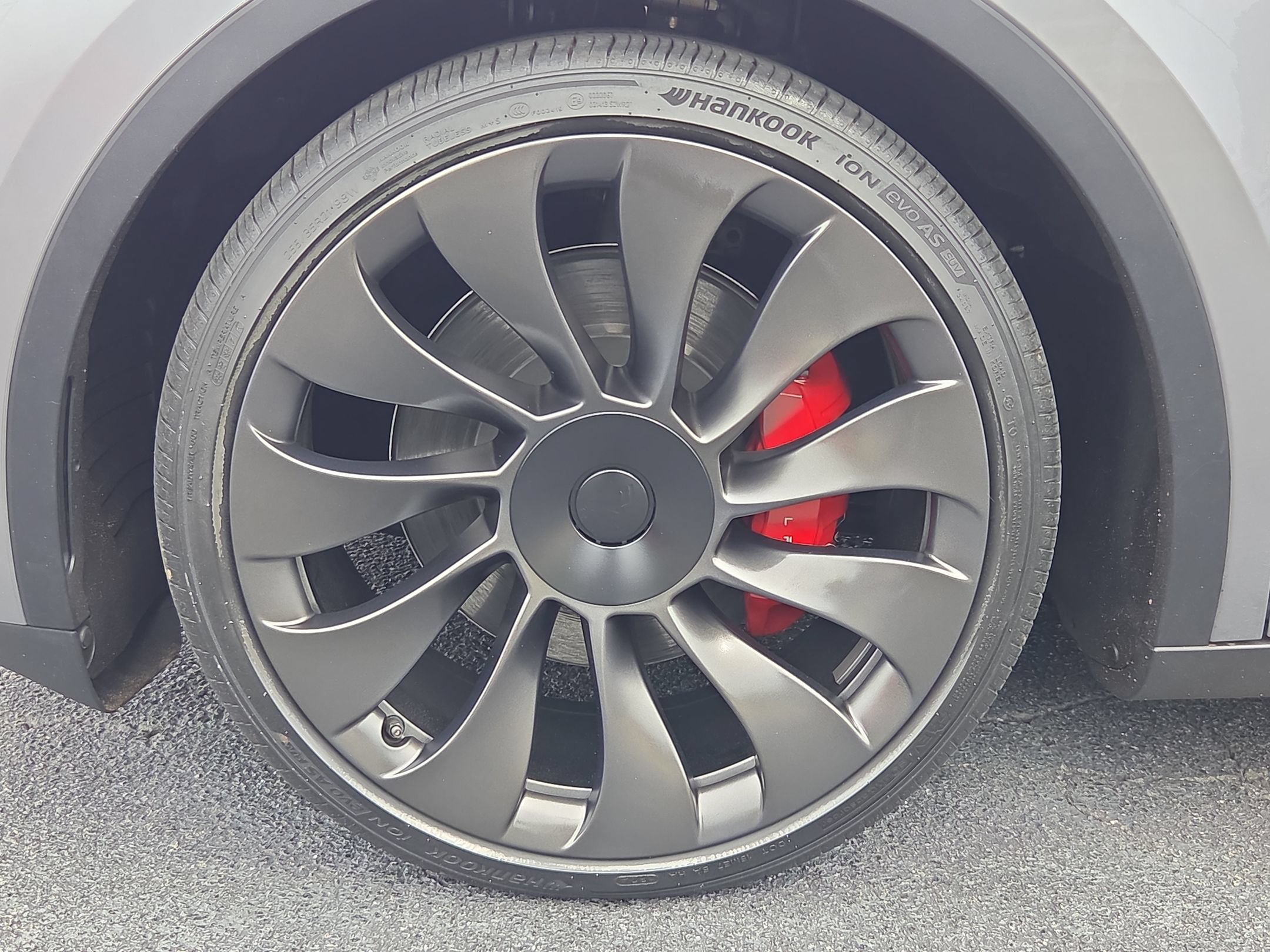 Used 2024 Tesla Model Y Performance AWD/4WD image 9