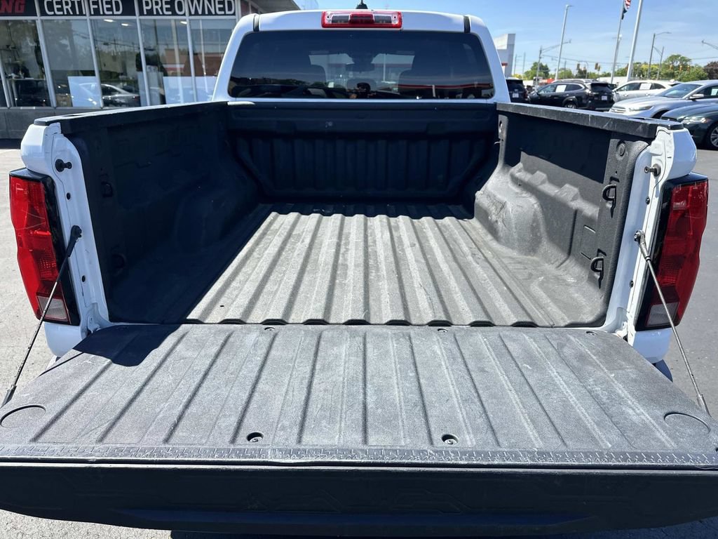 Used 2023 Chevrolet Colorado LT RWD image 10