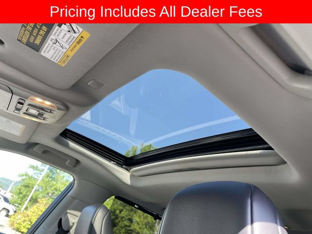 Used 2022 Toyota Highlander XLE AWD/4WD image 28