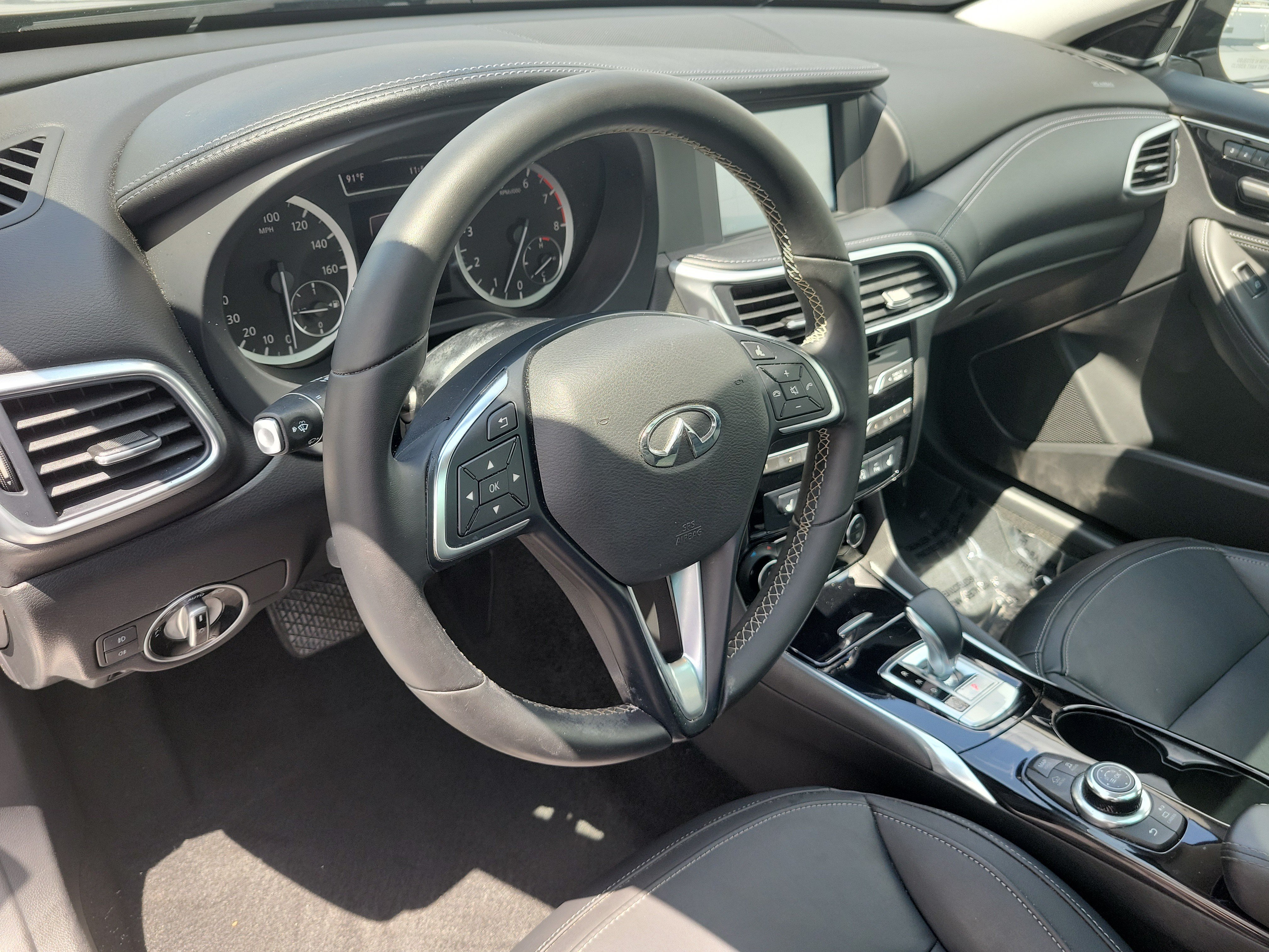 Used 2019 INFINITI QX30 w/ Cargo Package FWD image 22