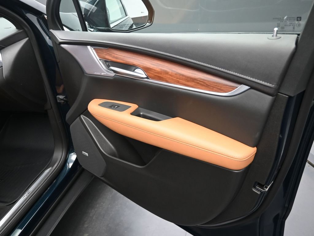 New 2026 Cadillac XT5 Premium Luxury w/ LPO, Floor Liner Package image 29