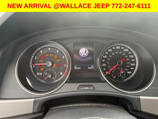 Used 2020 Volkswagen Atlas Cross Sport SE w/ Panoramic Sunroof Package FWD image 2