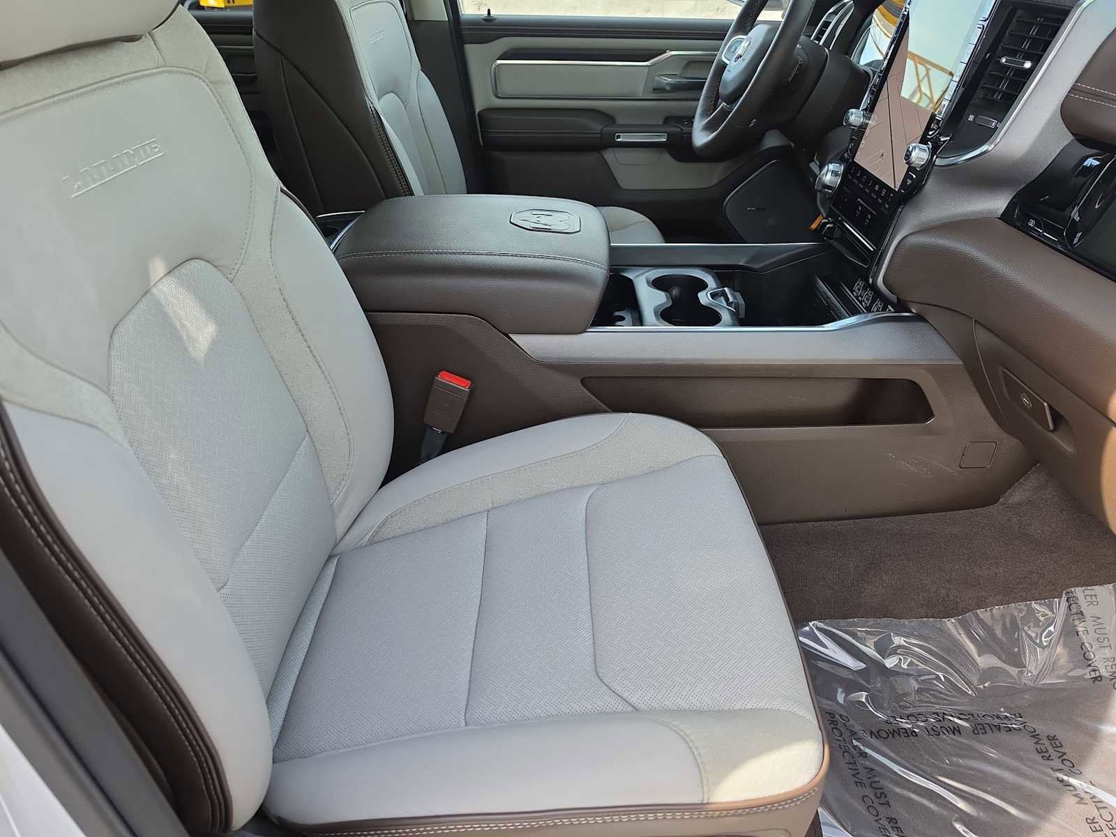 Used 2025 RAM 1500 Laramie w/ Advanced Safety Group II AWD/4WD image 18