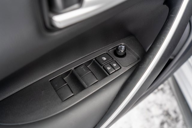 Used 2022 Toyota Corolla SE image 19