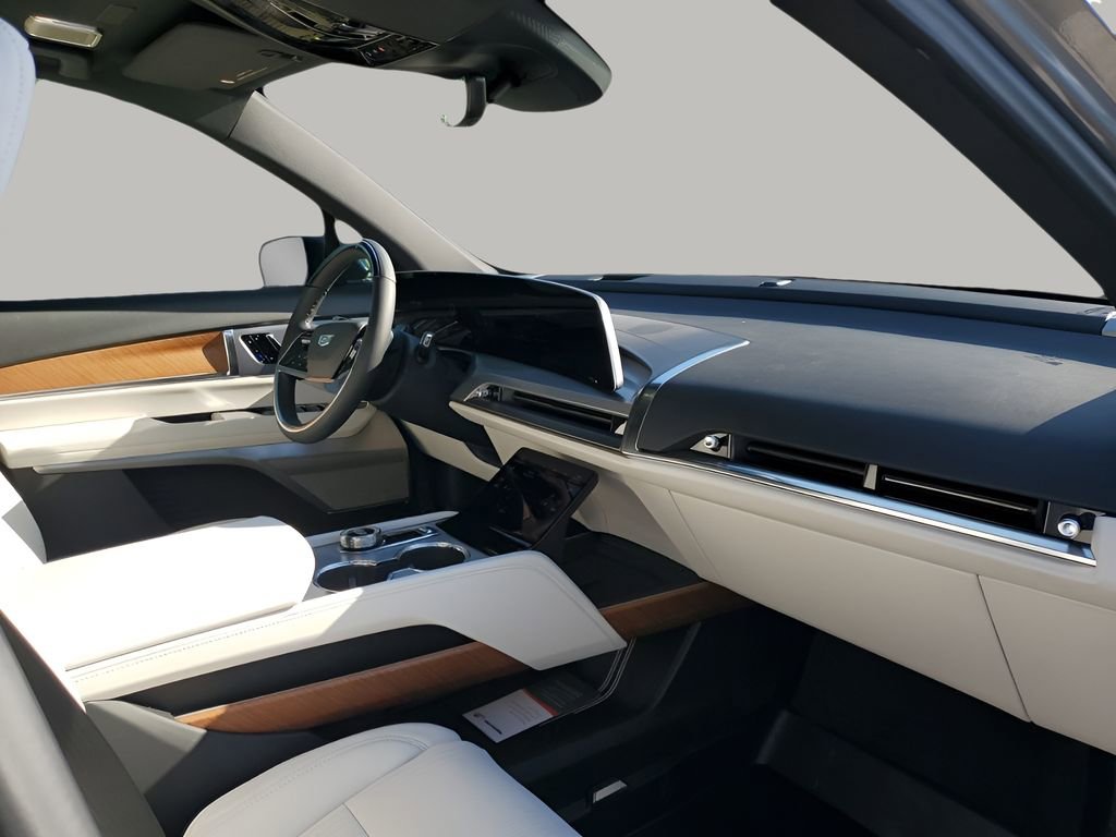 New 2026 Cadillac Vistiq Luxury w/ LPO, Floor Liner Package image 14