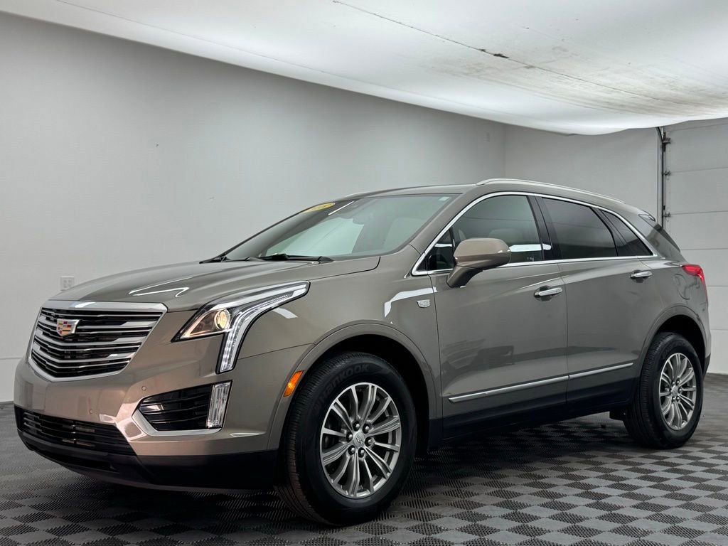 Used 2018 Cadillac XT5 Luxury w/ Driver Awareness Package image 2